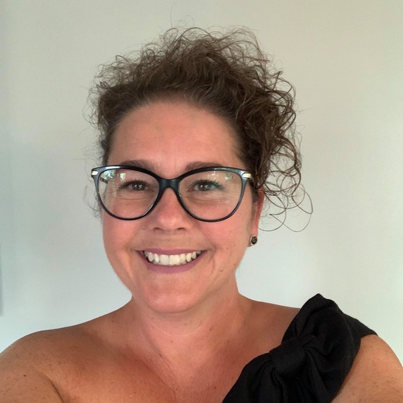 Meet your Posher, Lyna - Picture 1 of 1